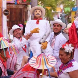 ¡Dile adiós al viejo! Despide al 2025 en Veracruz con música, baile y ambiente de carnaval