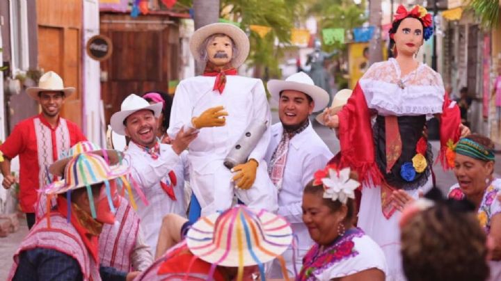 ¡Dile adiós al viejo! Despide al 2025 en Veracruz con música, baile y ambiente de carnaval
