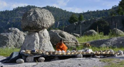 El Pueblo Mágico de Chihuahua con un valle de milenarias rocas en forma de hongos
