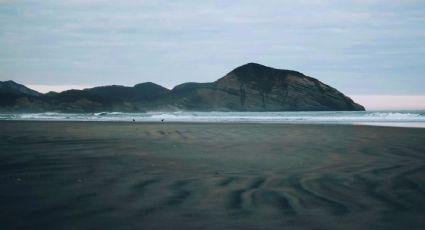 Las fascinantes playas de arena negra que debes conocer en Baja California Sur