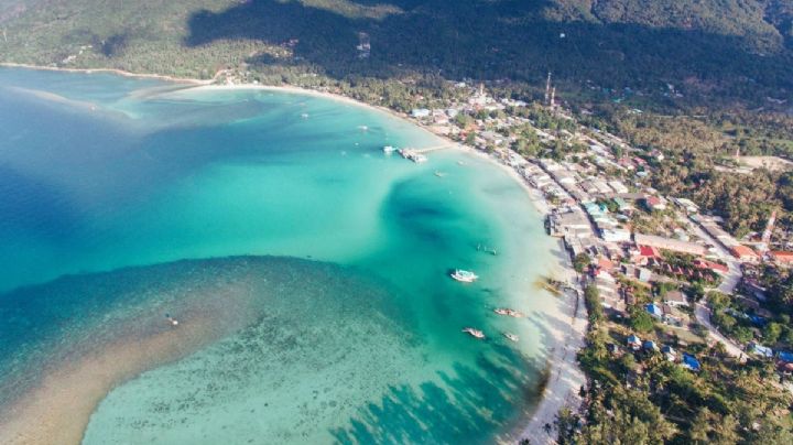 La maravillosa playa entre el mar y la selva que puedes disfrutar en tu viaje a Nayarit en verano 2025