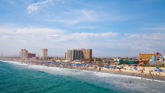 La playa de Rosarito donde combina feria veraniega juegos familiares y ambiente seguro