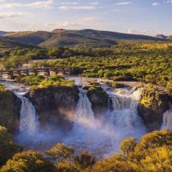 Así son las cascadas dentro del cráter de un volcán extinto que puedes conocer en Durango