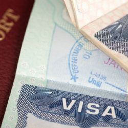Cuáles son los nuevos países que deberán pagar costo EXTRA por tramitar la visa americana en 2025