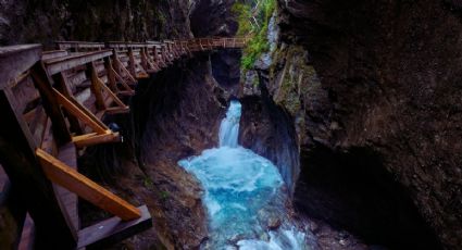 Turismo de aventura en Chiapas con tirolesa, puente colgante y paseo en bici a maravillosas cascadas