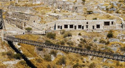 El Pueblo Mágico de Durango con vistas fantasmales y un gran puente colgante
