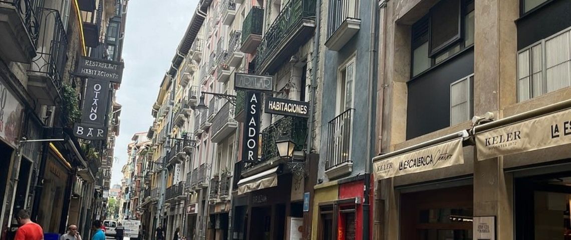 Si viajas a España tienes que ir a la calle con más bares del mundo