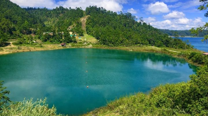 El lago conocido como el espejo de agua que une México y Guatemala