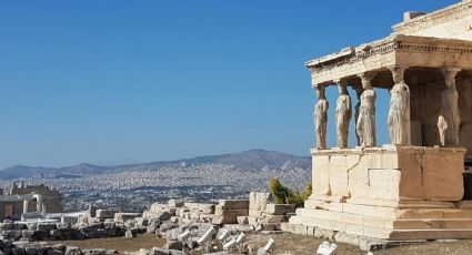 Viral: Así luce la Acrópolis de Grecia tras intensas nevadas que cautivan a los visitantes