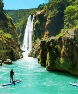 El Pueblo Mágico de SLP para nadar en aguas turquesa rodeadas de montañas y cascadas