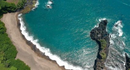 La playa mexicana de aguas cristalinas que nacen de antiguas cuevas volcánicas