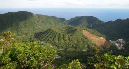 Este extraño pueblo en Japón está dentro de un volcán