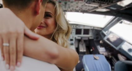 Piloto mexicano sorprende a su novia con una propuesta de matrimonio en pleno vuelo