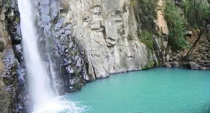 La cascada de aguas turquesa que te hace sentir como en el Caribe, muy cerca de la CDMX