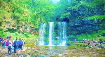 La cascada de la CDMX a la que puedes llegar en transporte público y es perfecta para el finde