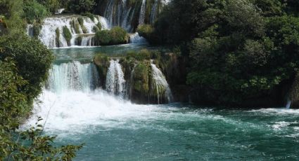 Cómo llegar al Pueblo Mágico de Querétaro con pozas azules, cascadas y pinturas rupestres