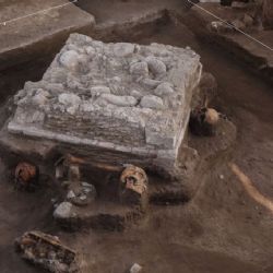 INAH descubre altar de ofrendas en la zona arqueológica de Tula en Hidalgo