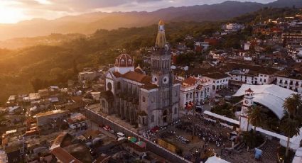 El pueblito de Puebla para comprar bordados únicos entre paisajes de sierra y nubes