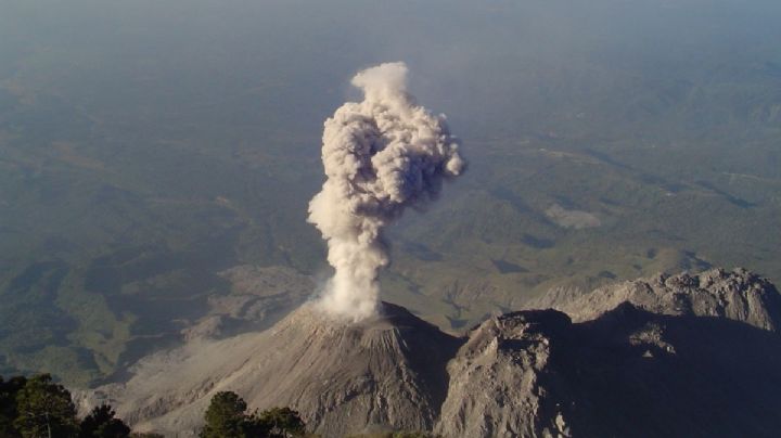 'Salimos vivos o en las noticias': explosión del volcán Santiaguito sorprende a turistas