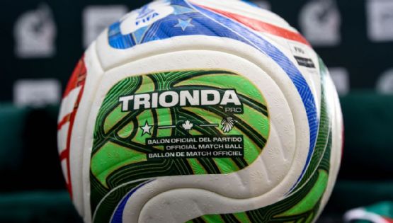 El museo secreto de balones mundialistas en la calle Madero: del Telstar de 1970 al balón de 2026