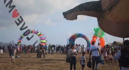 Festival Costero 2026 conquista a familias con papalotes gigantes, música y actividades frente al mar