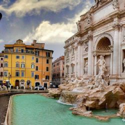 ¿Cuánto? Esta fue la multa que recibió una turista por nadar en la Fontana Di Trevi