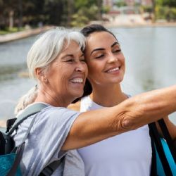 ¿Cuáles son los descuentos INAPAM para viajar con mamá el 10 de mayo?