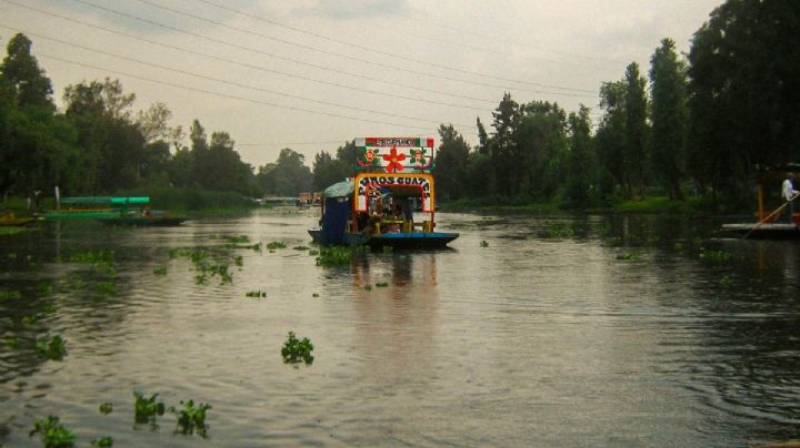 La Noche de los Anhelos, el mágico recorrido que transforma los canales de Xochimilco