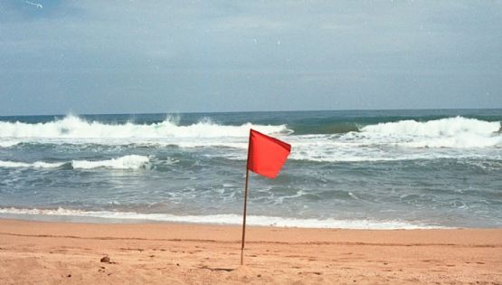 ¿Qué es el mar de fondo y qué recomendaciones seguir durante tus viajes a la playa?