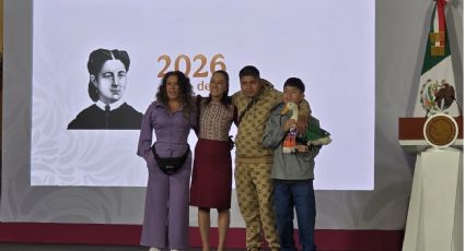 Merlín, el pato mundialista visitó a la presidenta Claudia Sheinbaum y así fue el tierno encuentro
