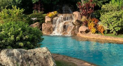 ¿Cuánto cuesta la entrada al balneario rodeado de pequeñas cascadas y cabañas en Morelos?