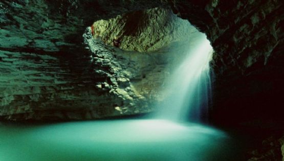 El oasis escondido de Querétaro que guarda una impresionante cueva con agua cristalina