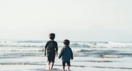 Playas con pocas olas para ir con niños en vacaciones de verano 2026
