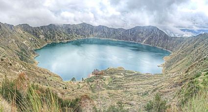 El cenote oculto en la cima de un volcán en el que puedes bucear y descubrir esculturas sumergidas