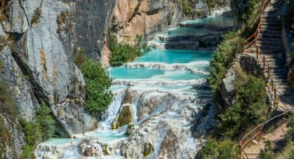 ¿Cuál es el costo de entrada para niños en Las Grutas de Tolantongo en verano 2026?