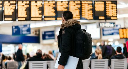¿Vuelo retrasado? Esto debes pedir en caso de viaje demorado en vacaciones de verano