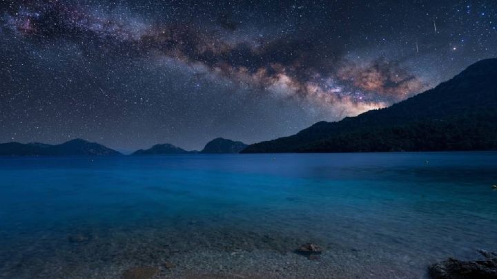 La playa de Michoacán donde puedes disfrutar una noche estrellada con una fogata