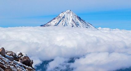 ¡El mejor espectáculo! El volcán austral que emana oro a la atmósfera en un continente congelado