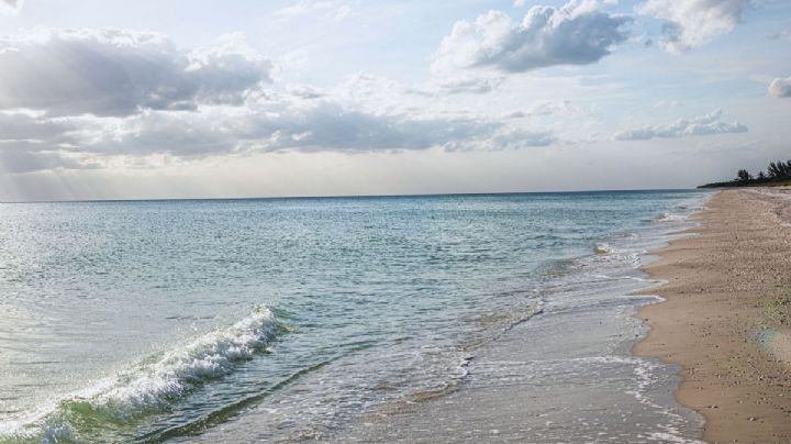 ¿Cuál es el mejor pueblito con playa cerca de Puebla para ir antes de que acaben las vacaciones?